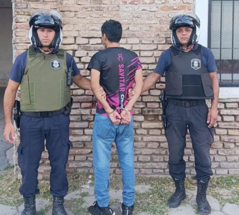 Pese a la exclusi�n de hogar, quiso entrar por el patio del vecino